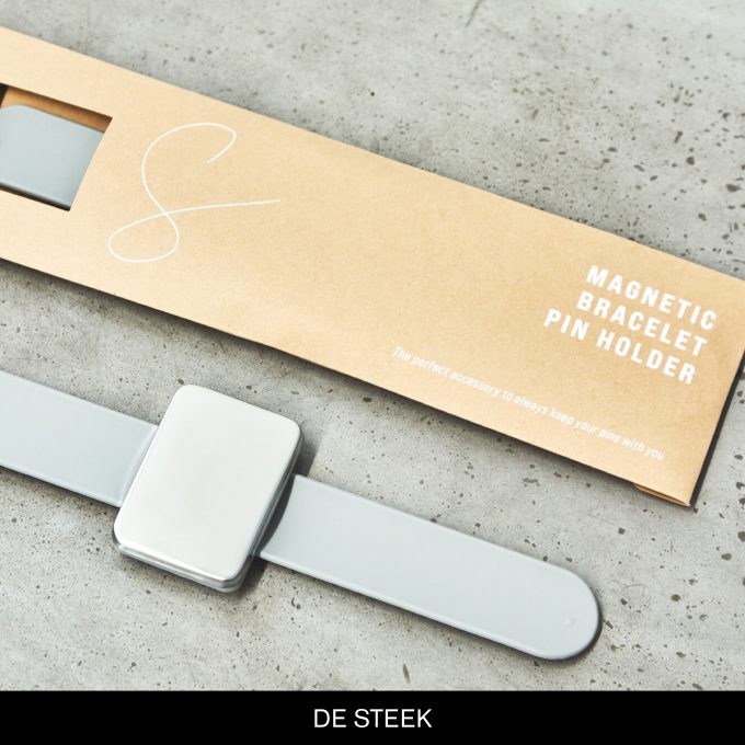 Magnetic Bracelet Pin Holder