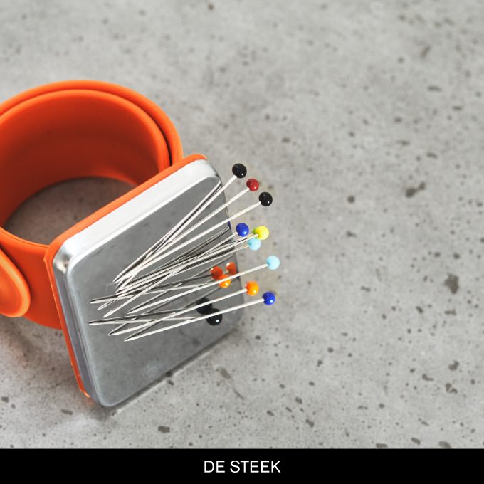 Magnetic Bracelet Pin Holder